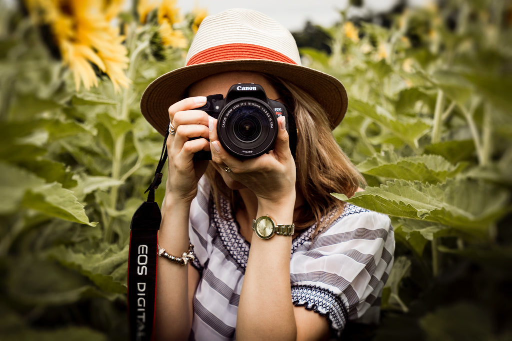 Candid Photography: Taking Pictures On The Right Moment