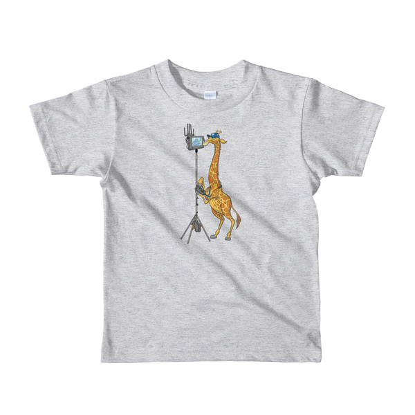 AC Toto the Giraffe | Wild On Set (Kids T-Shirt)