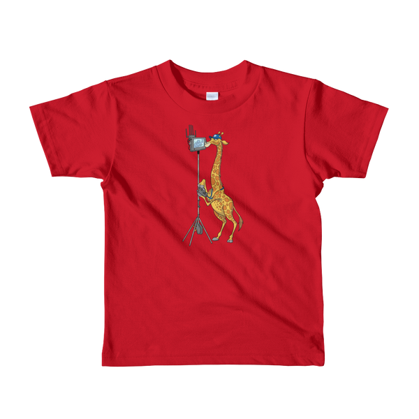 AC Toto the Giraffe | Wild On Set (Kids T-Shirt)